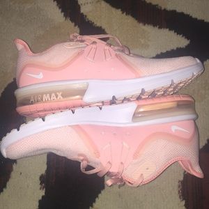 Pink and white Air Max Nike’s